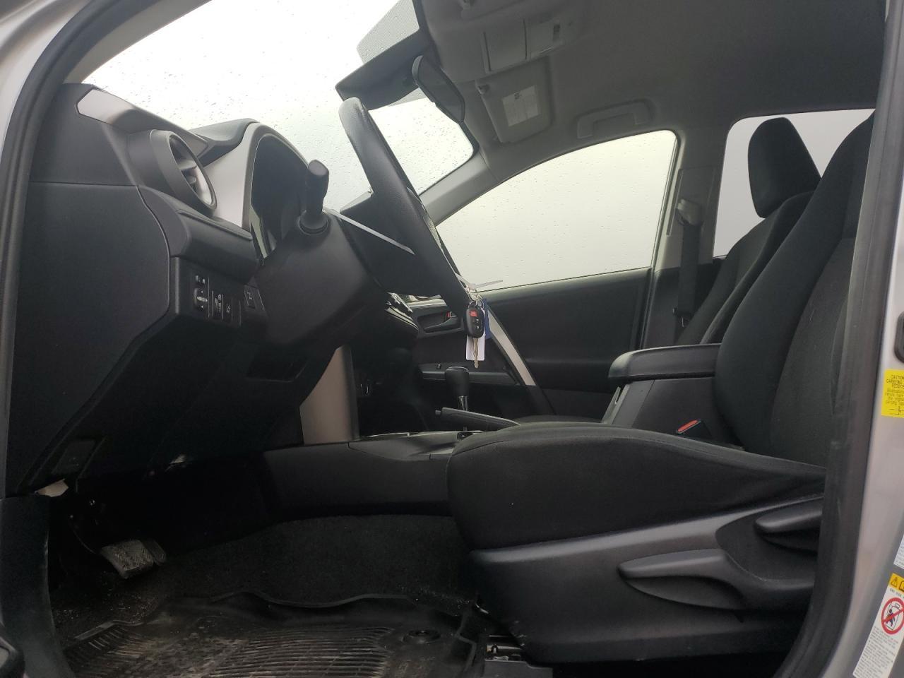 2018 TOYOTA RAV4 LE - Фото 7