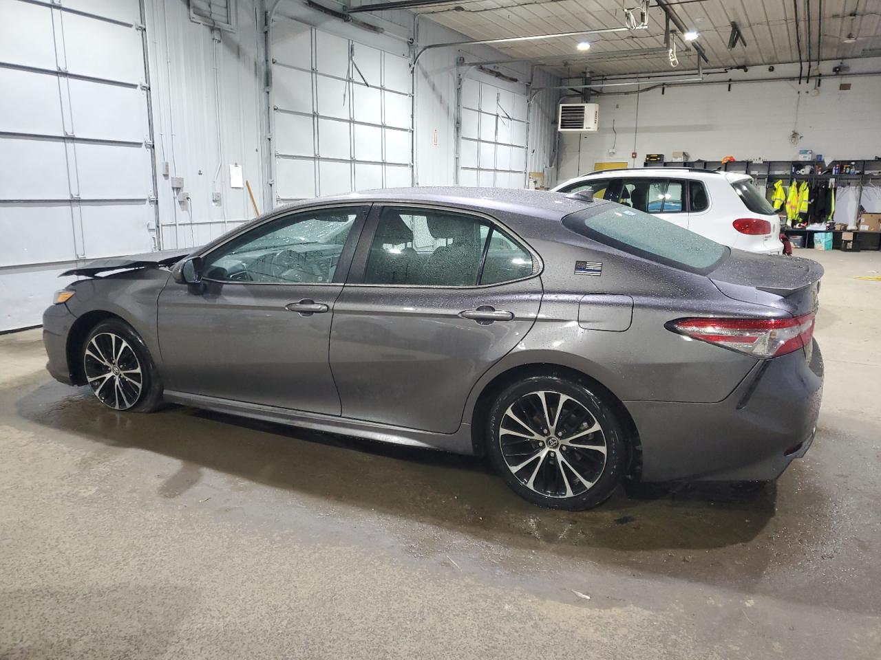 2020 TOYOTA CAMRY SE - Image 2
