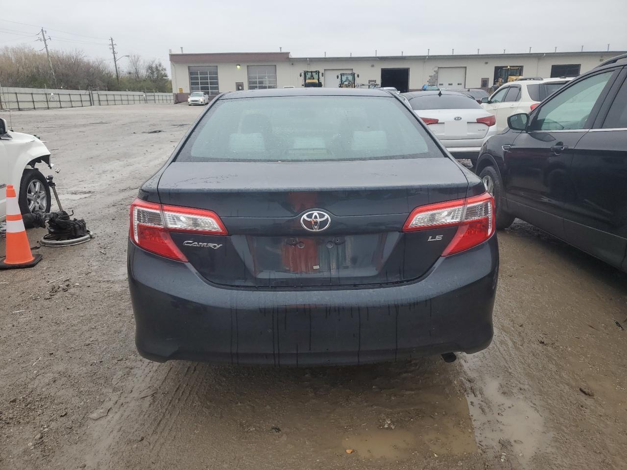 2013 TOYOTA CAMRY L - Фото 6
