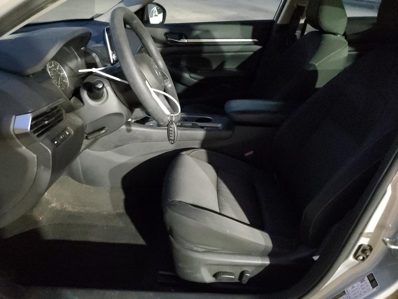 2022 NISSAN ALTIMA SV - Image 7