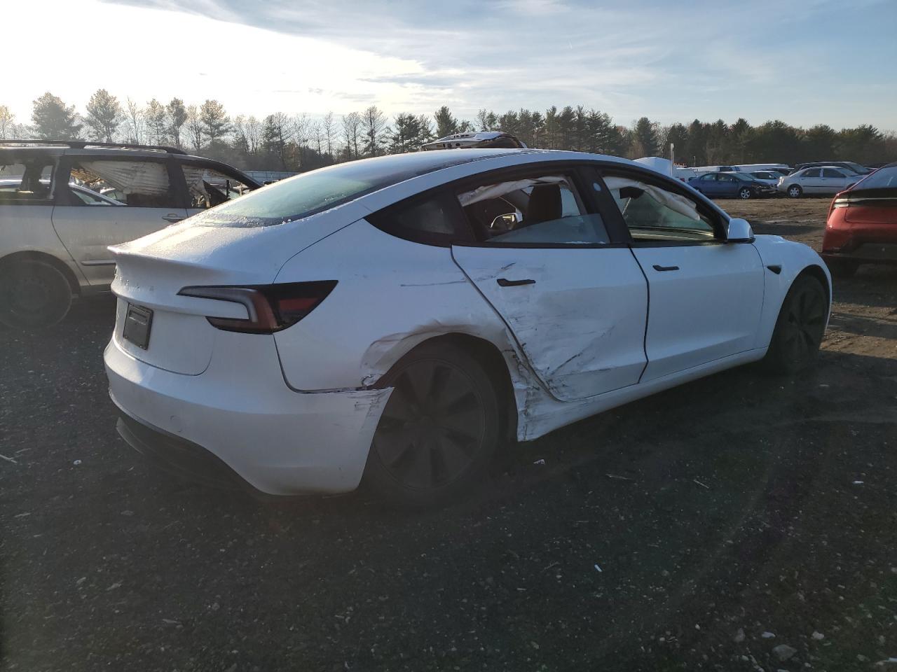 2024 TESLA MODEL 3 - Фото 3