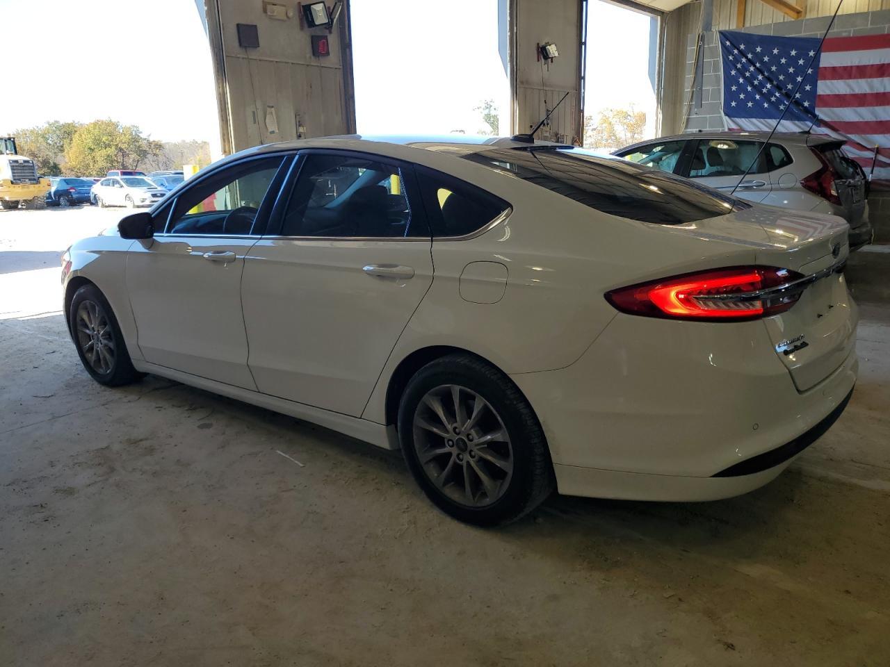 2017 FORD FUSION SE - Image 2