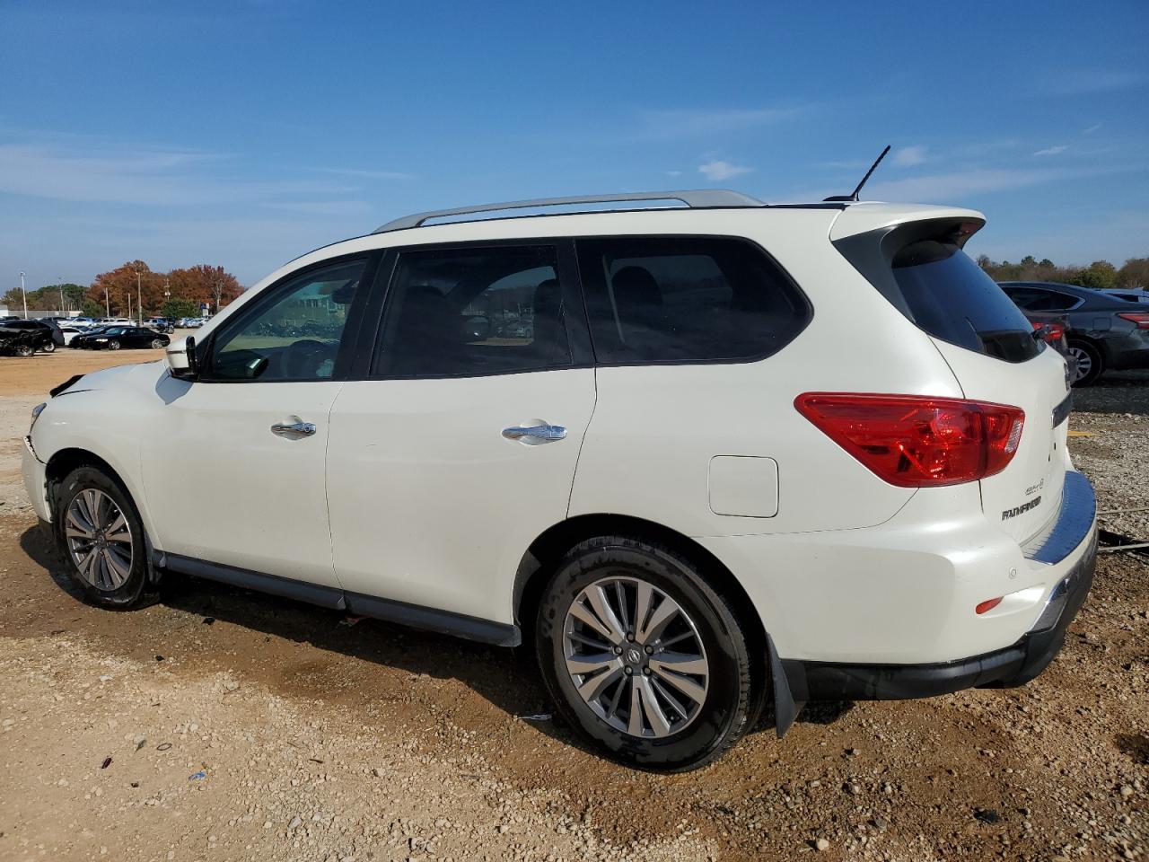 2017 NISSAN PATHFINDER - Image 2