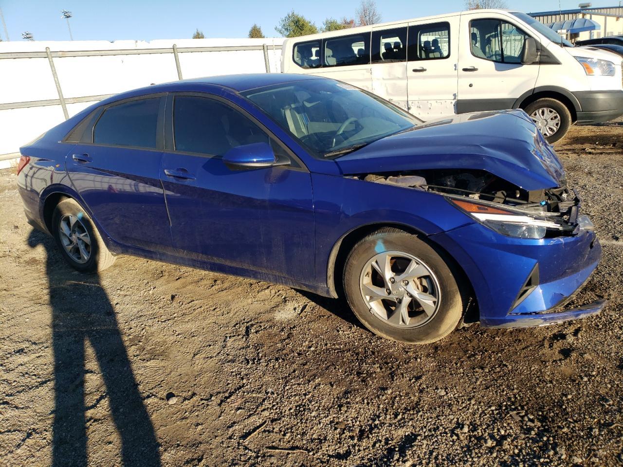 2022 HYUNDAI ELANTRA SE - Image 4