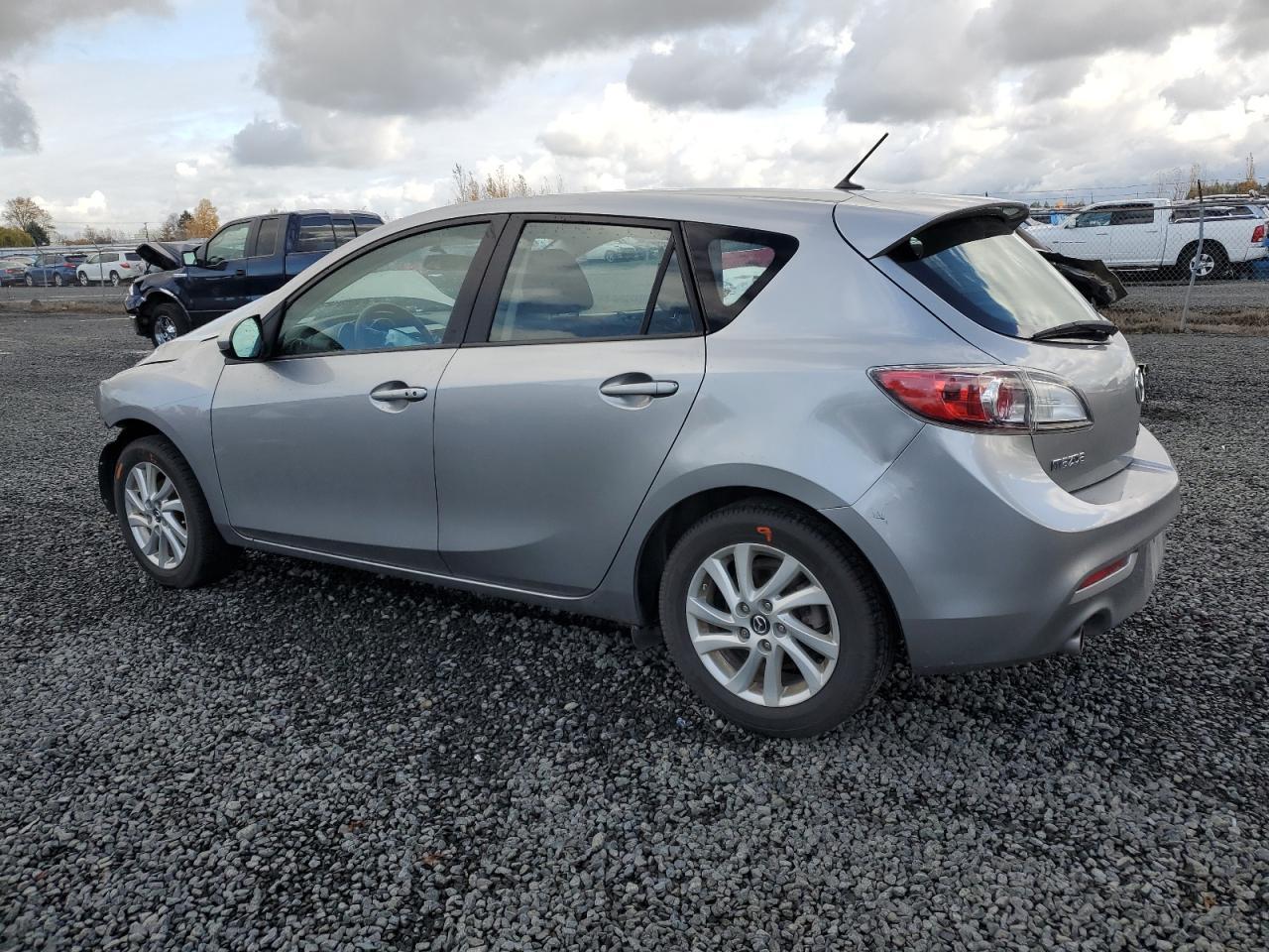 2013 MAZDA 3 I - Фото 2