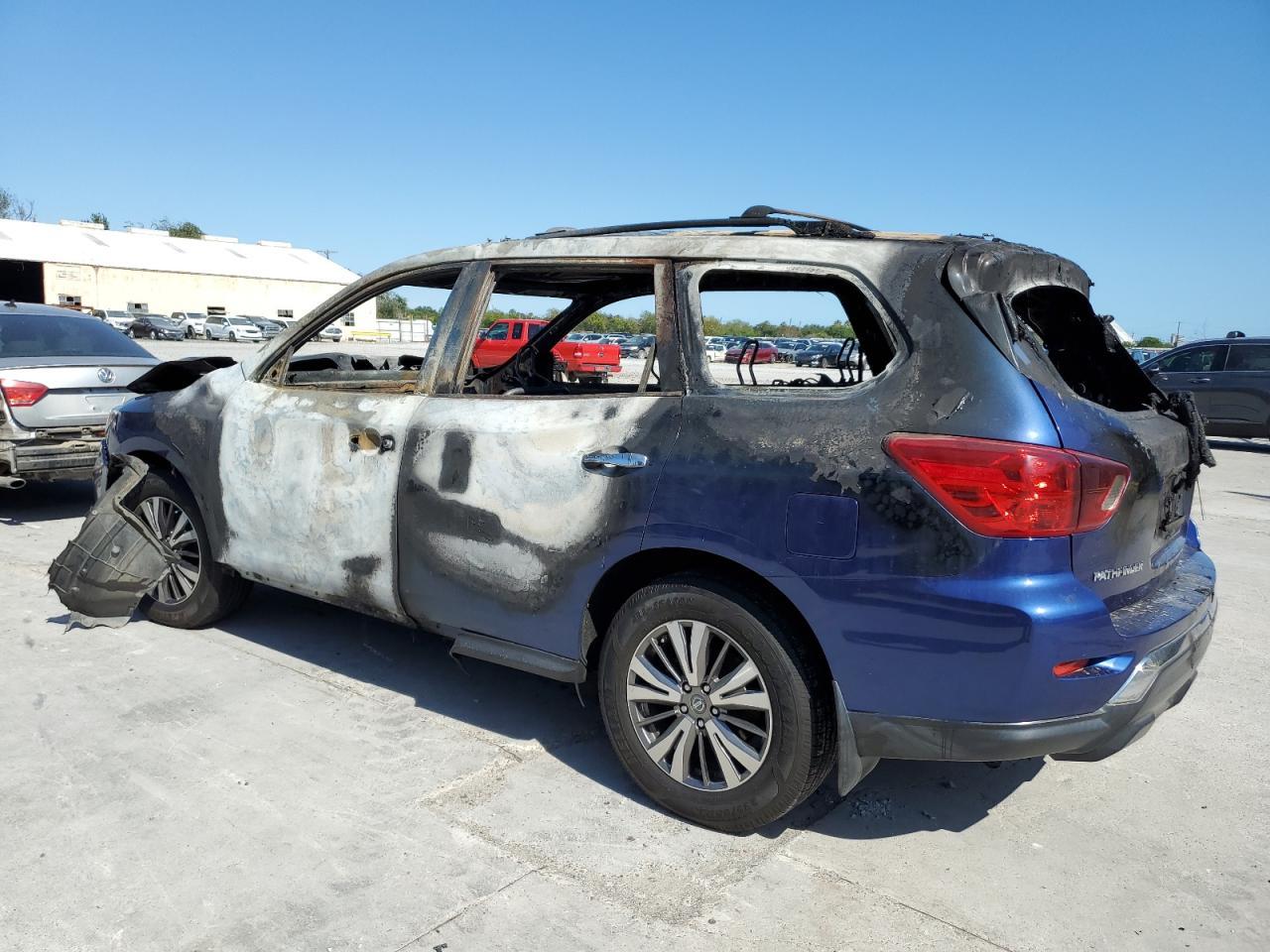 2018 NISSAN PATHFINDER - Фото 2