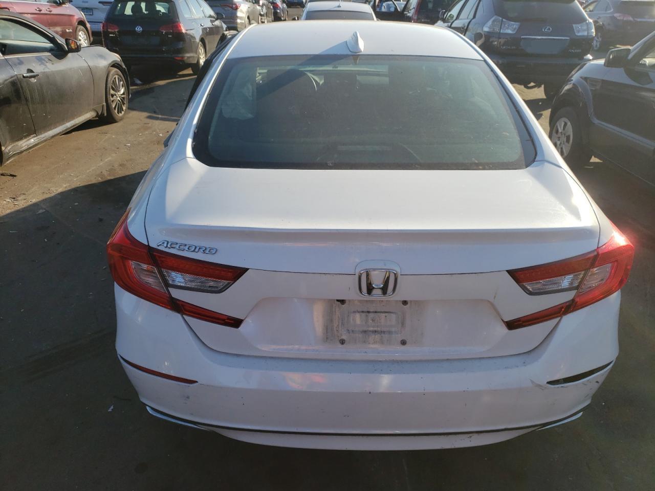 2018 HONDA ACCORD LX - Фото 6