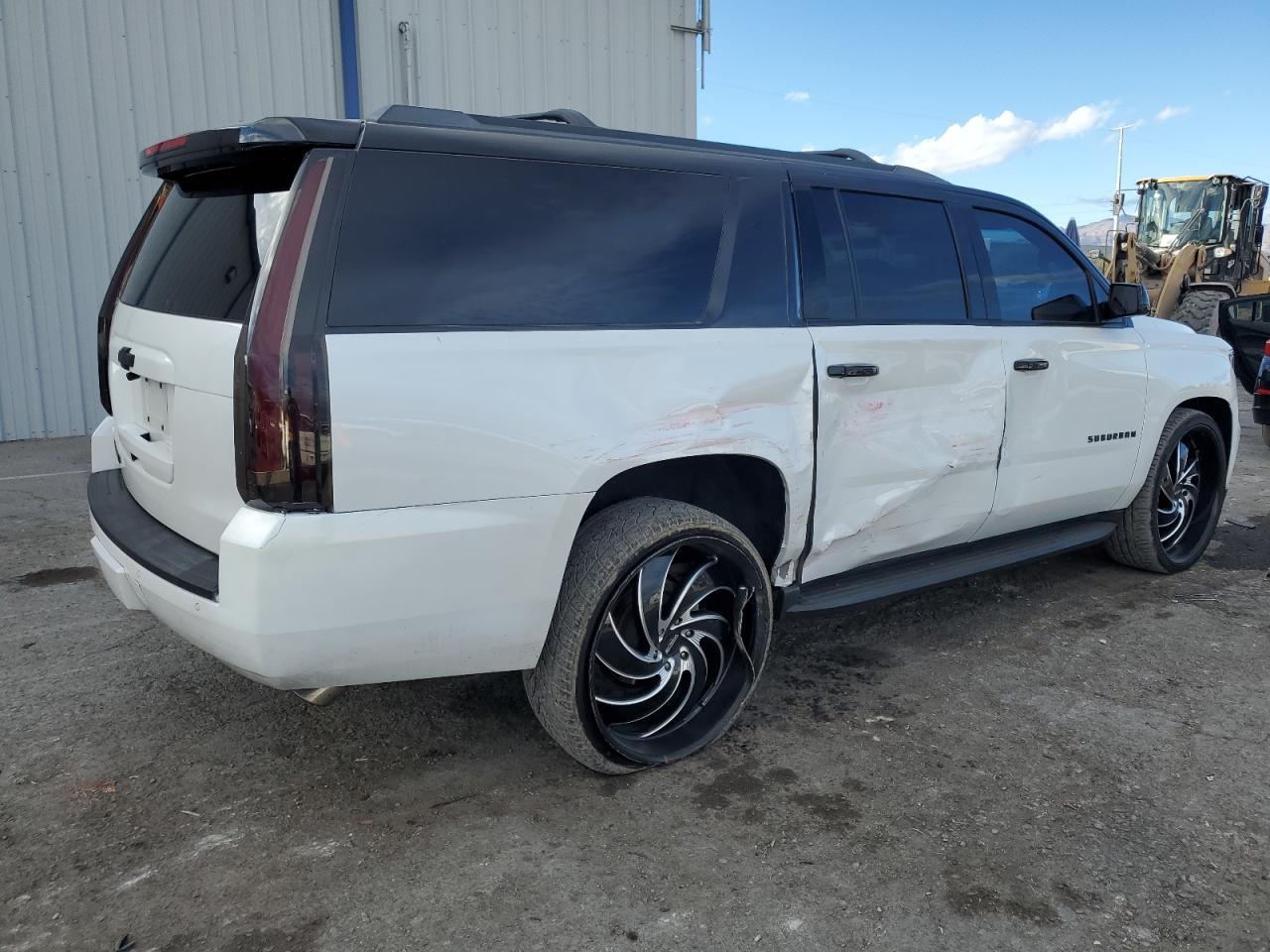 2016 CHEVROLET SUBURBAN C - Image 3