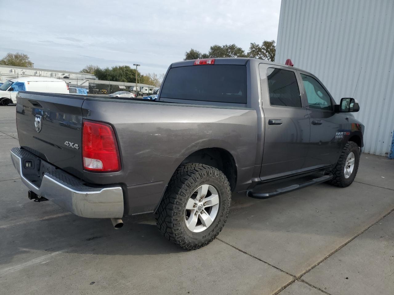 2018 RAM 1500 ST - Image 3