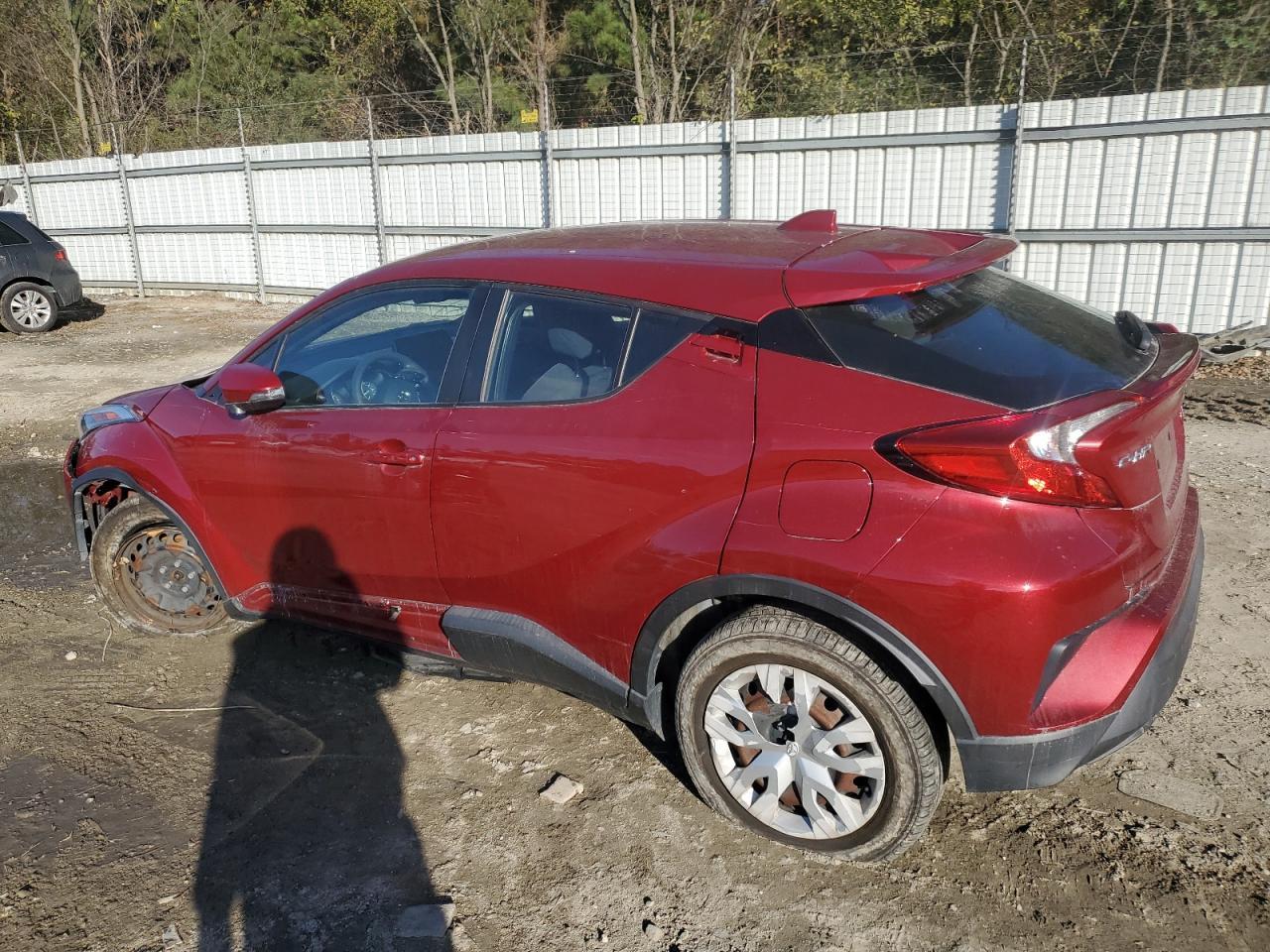 2019 TOYOTA C-HR XLE - Фото 2