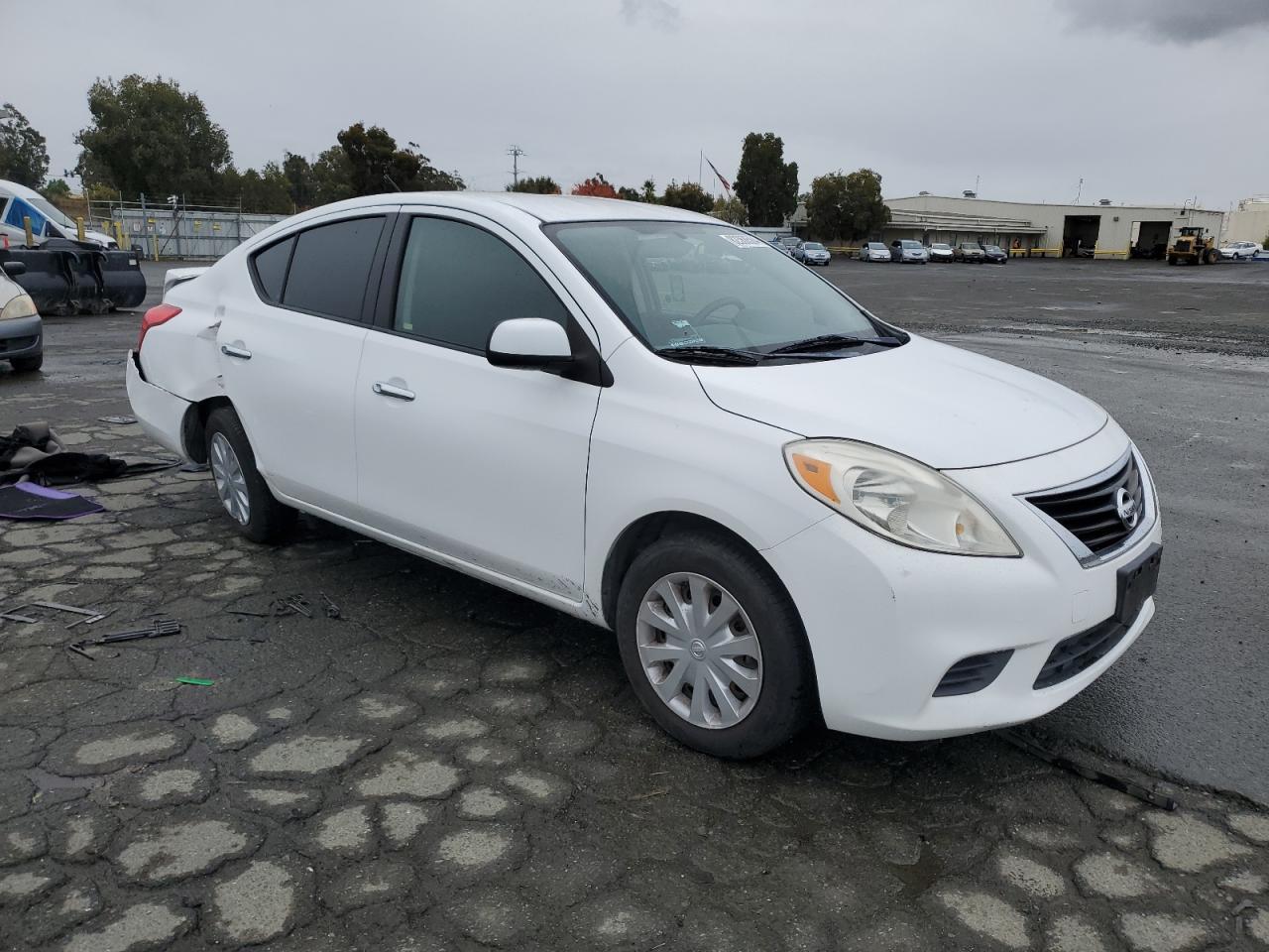 2014 NISSAN VERSA S - Image 4