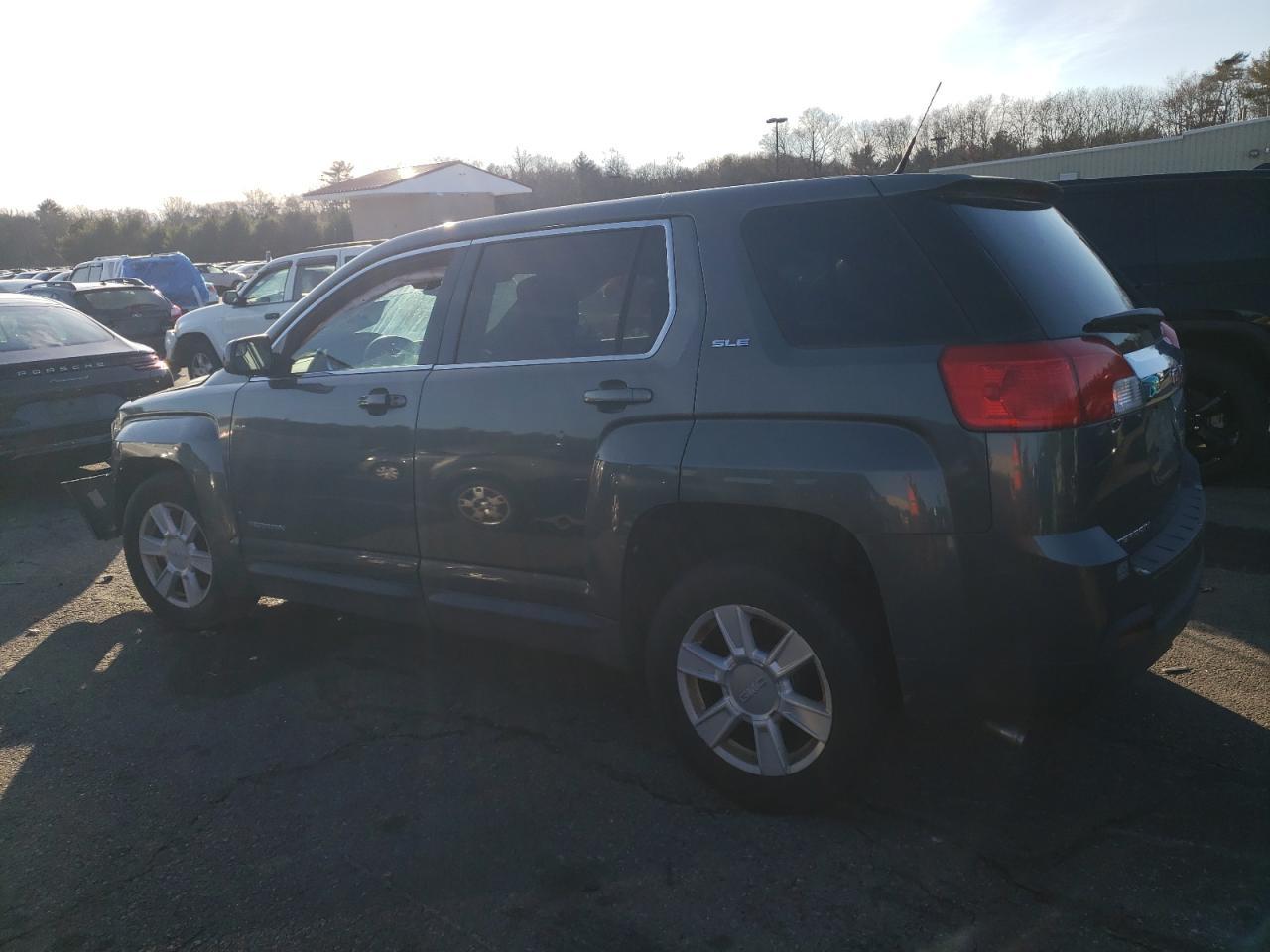 2012 GMC TERRAIN SL - Image 2