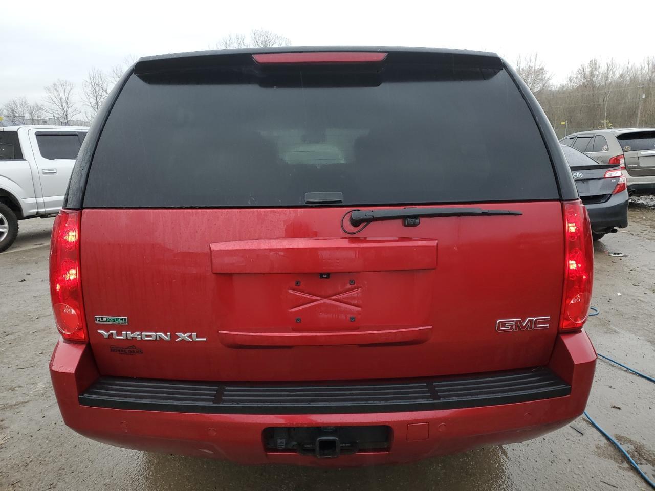 2012 GMC YUKON XL K - Фото 6