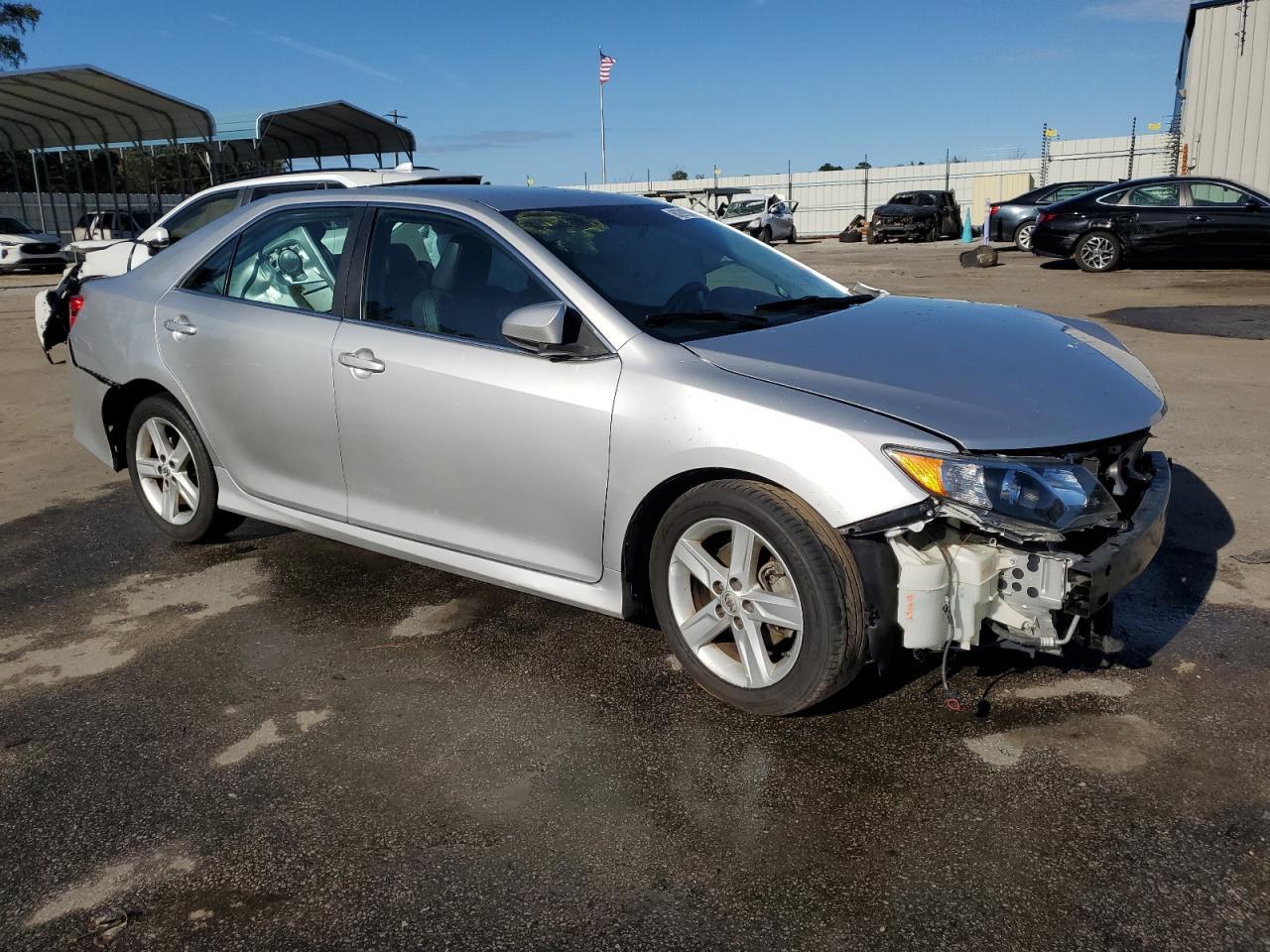 2013 TOYOTA CAMRY L - Фото 4