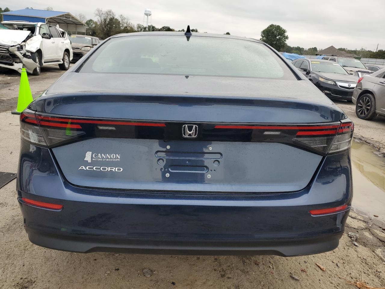 2024 HONDA ACCORD EX - Image 6