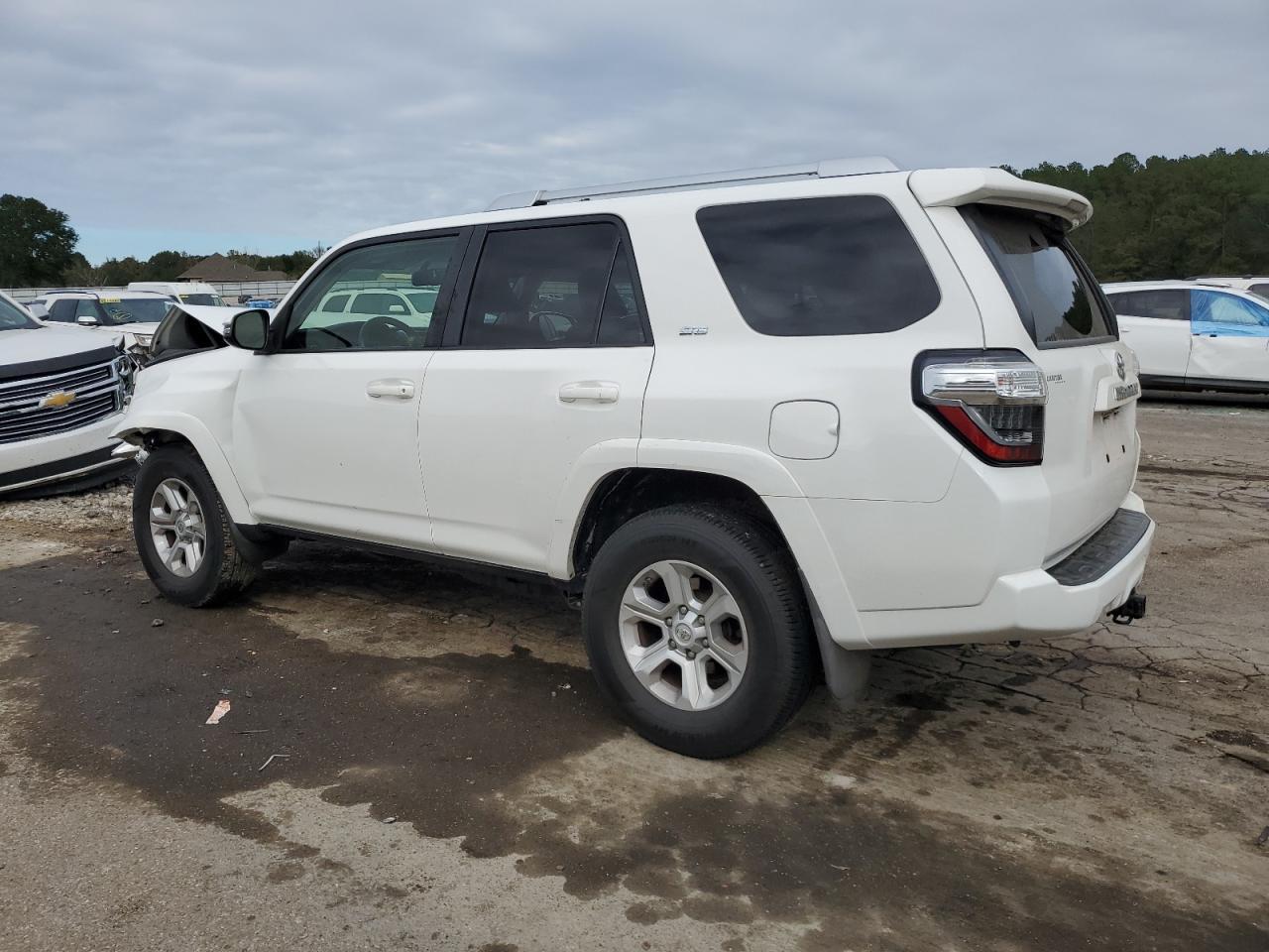 2018 TOYOTA 4RUNNER SR - Image 2