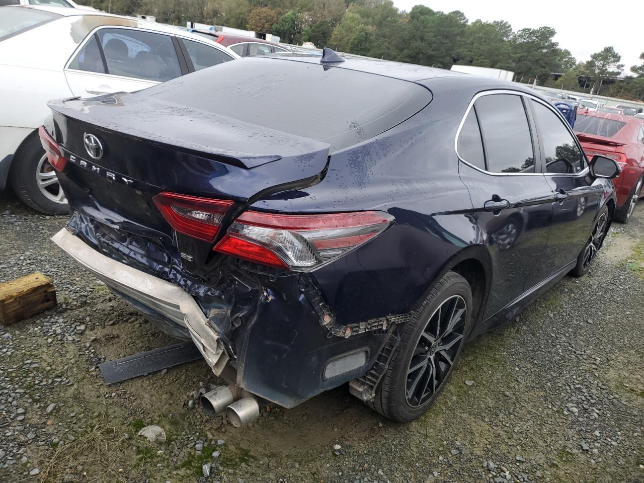 2021 TOYOTA CAMRY SE - Image 3