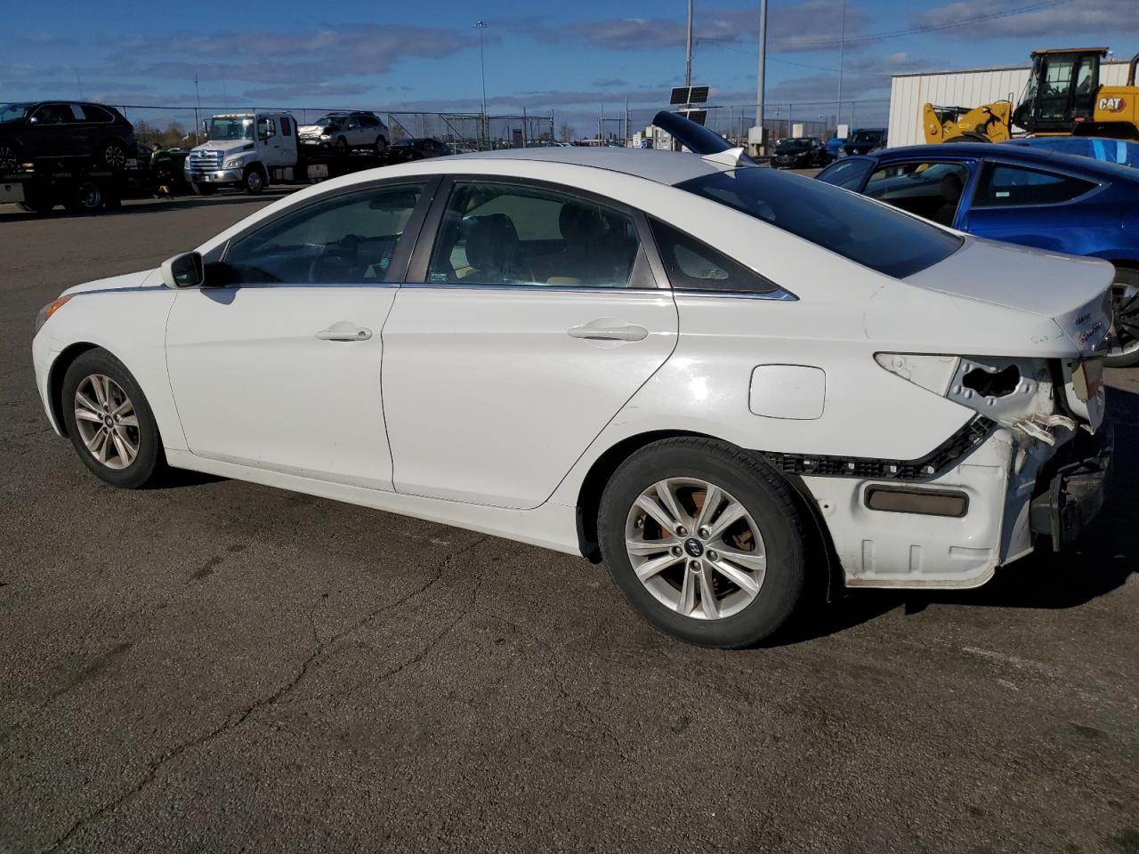 2013 HYUNDAI SONATA GLS - Image 2