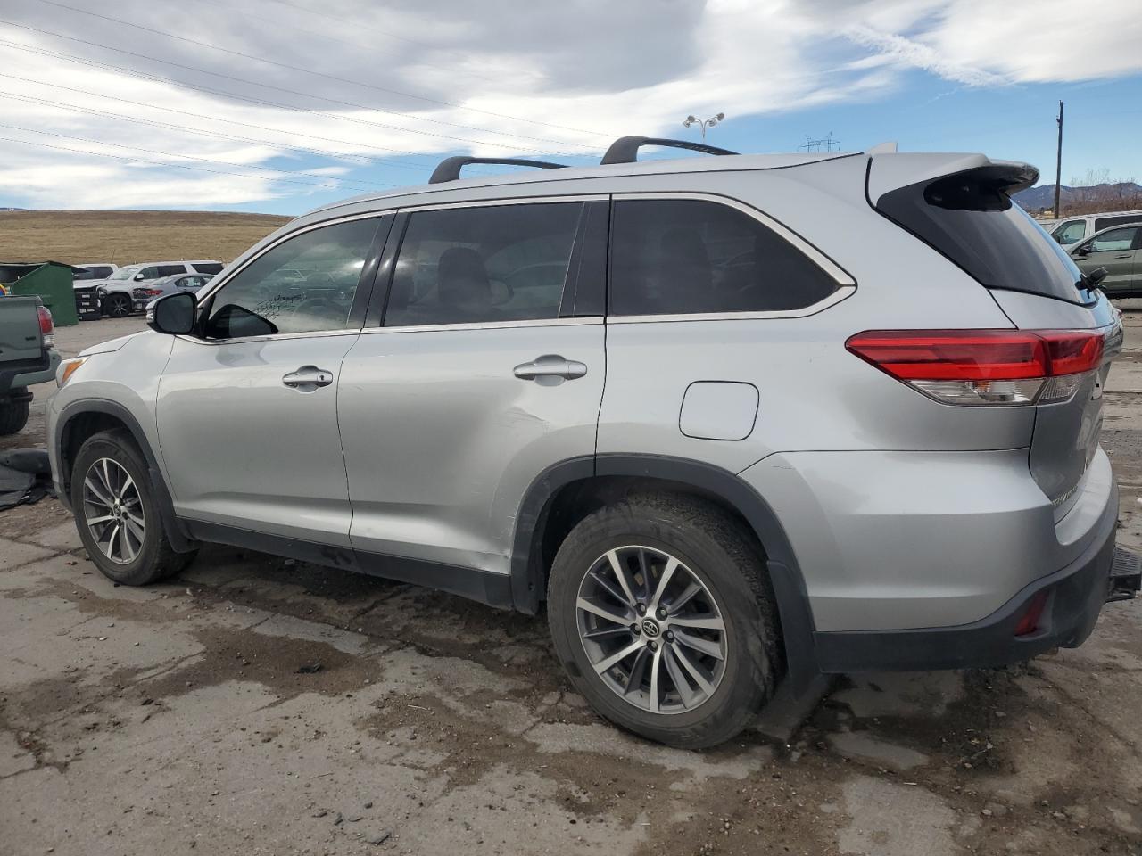 2019 TOYOTA HIGHLANDER - Фото 2