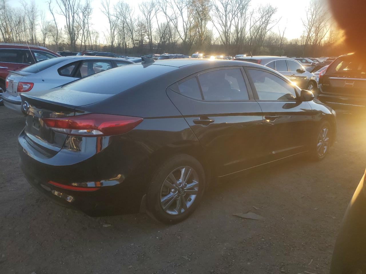 2018 HYUNDAI ELANTRA SE - Фото 3