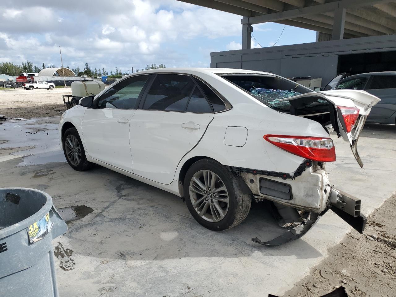 2017 TOYOTA CAMRY LE - Фото 2