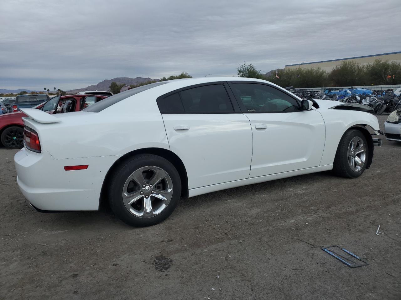 2013 DODGE CHARGER SE - Image 3