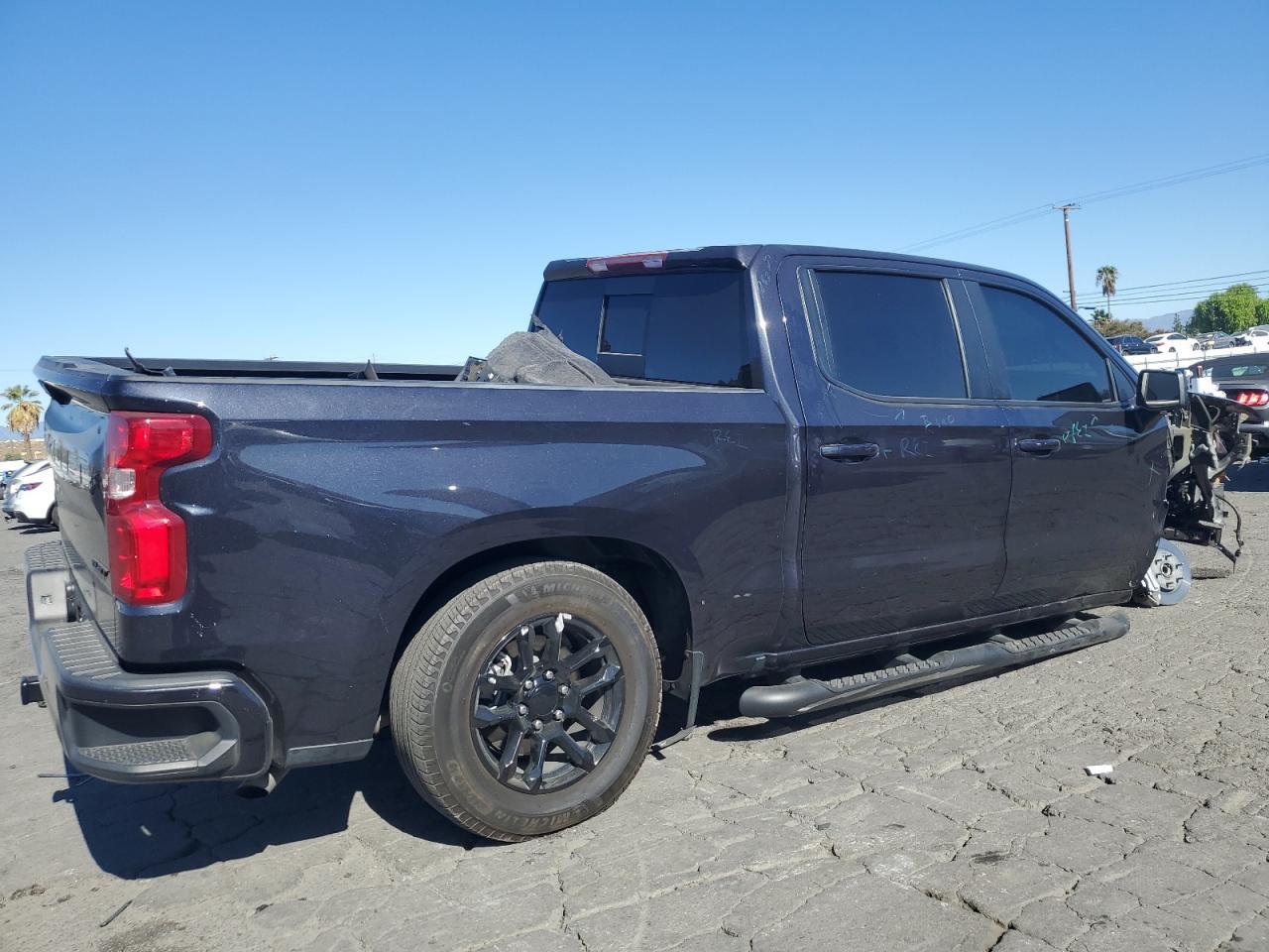2023 CHEVROLET SILVERADO - Фото 3