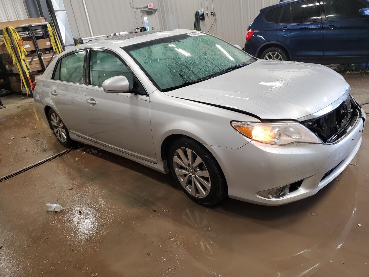 2011 TOYOTA AVALON BAS - Image 4