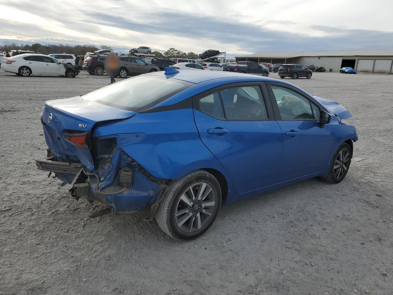 2021 NISSAN VERSA SV - Фото 3