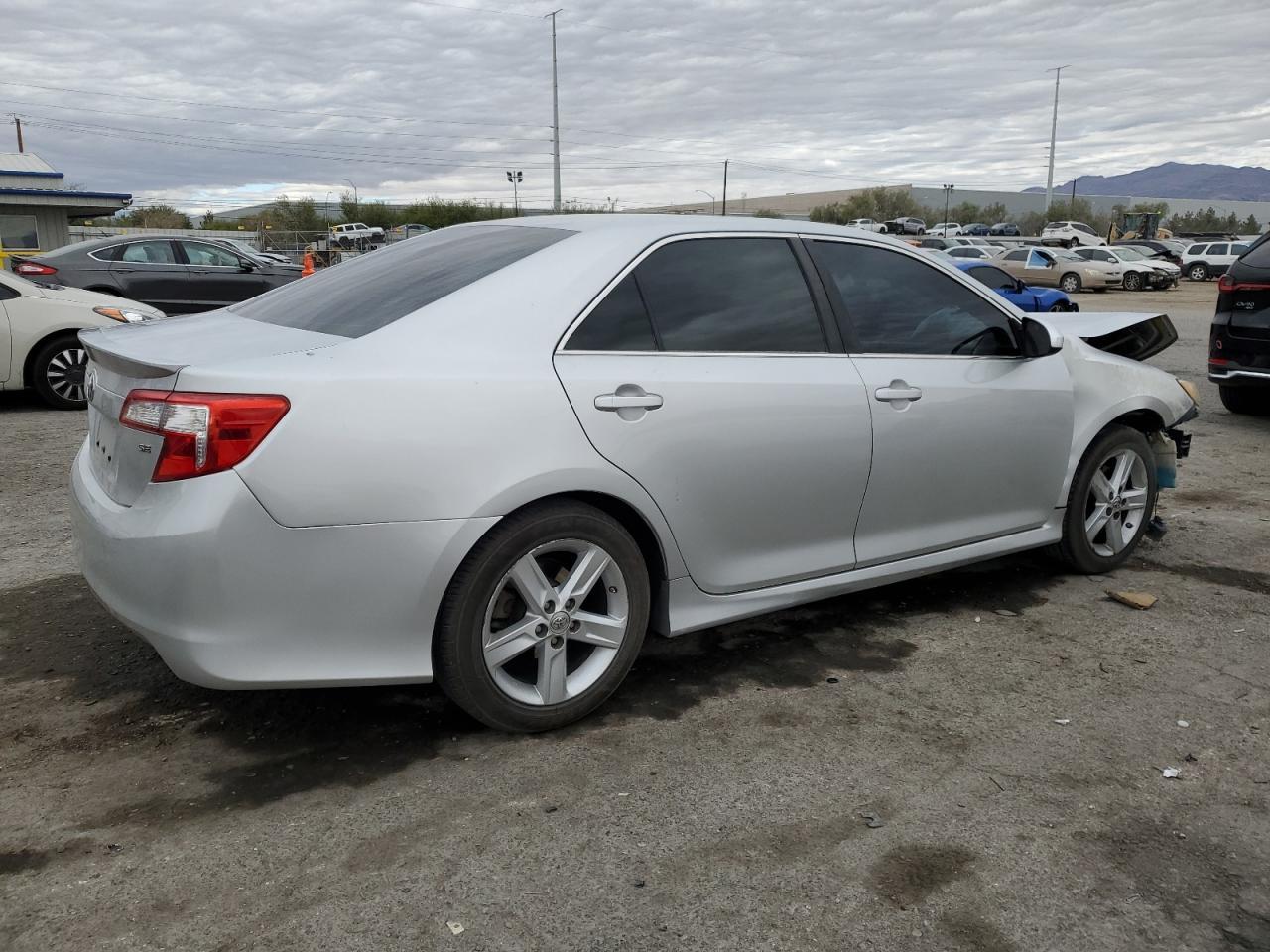 2014 TOYOTA CAMRY L - Фото 3