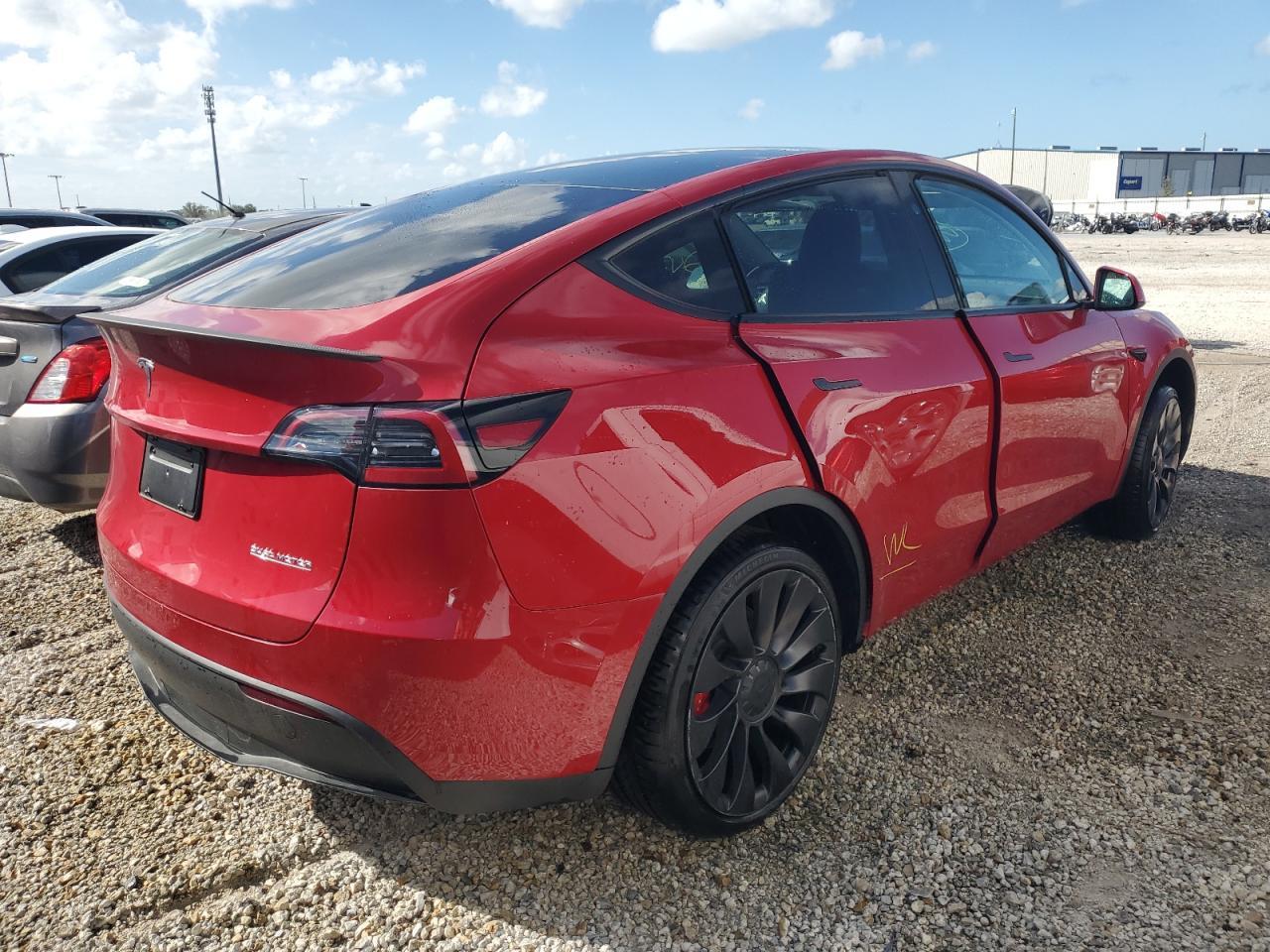 2023 TESLA MODEL Y - Фото 3
