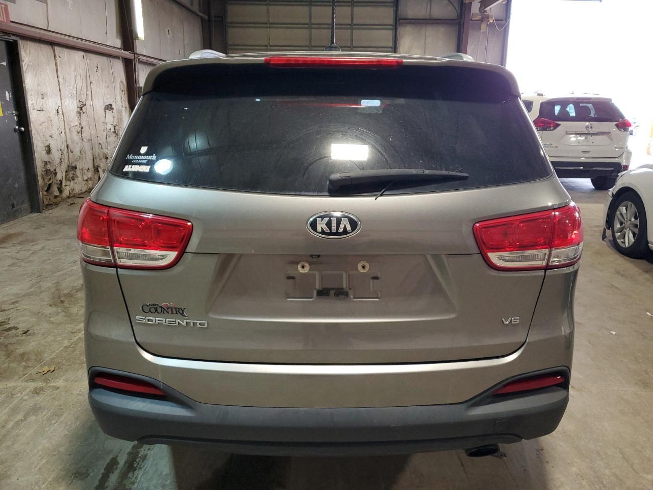 2017 KIA SORENTO LX - Фото 6
