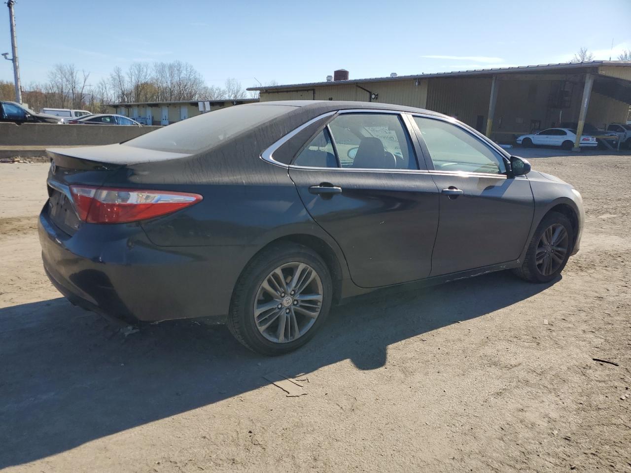 2017 TOYOTA CAMRY LE - Image 3