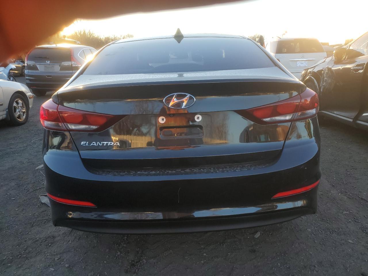 2018 HYUNDAI ELANTRA SE - Фото 6