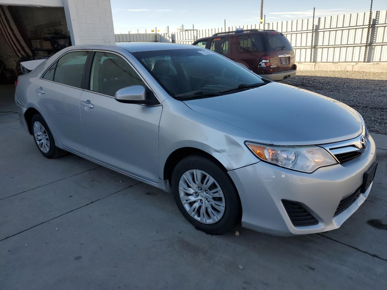 2014 TOYOTA CAMRY L - Фото 4