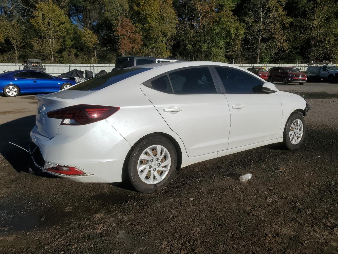 2019 HYUNDAI ELANTRA SE - Image 3