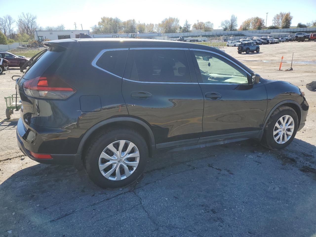 2018 NISSAN ROGUE S - Фото 3