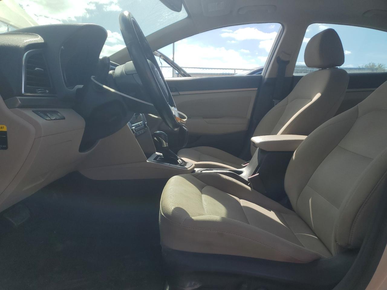 2017 HYUNDAI ELANTRA SE - Image 7