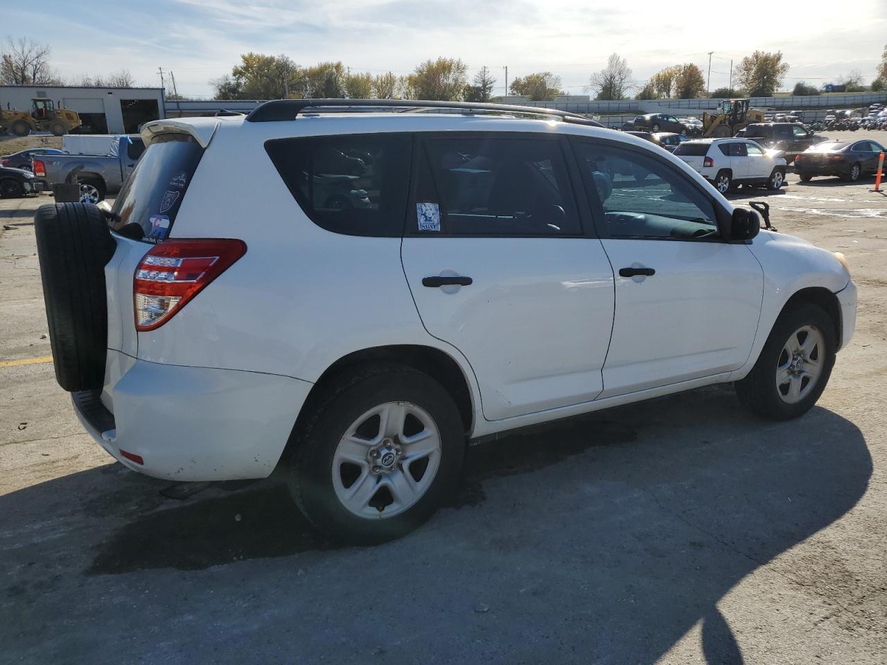 2011 TOYOTA RAV4 - Image 3