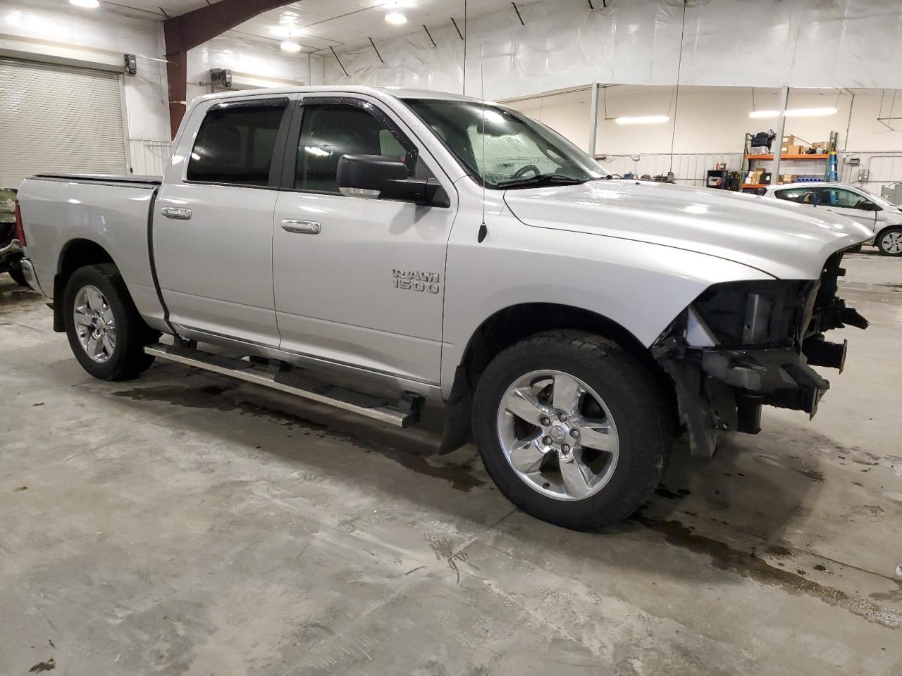 2017 RAM 1500 SLT - Image 4
