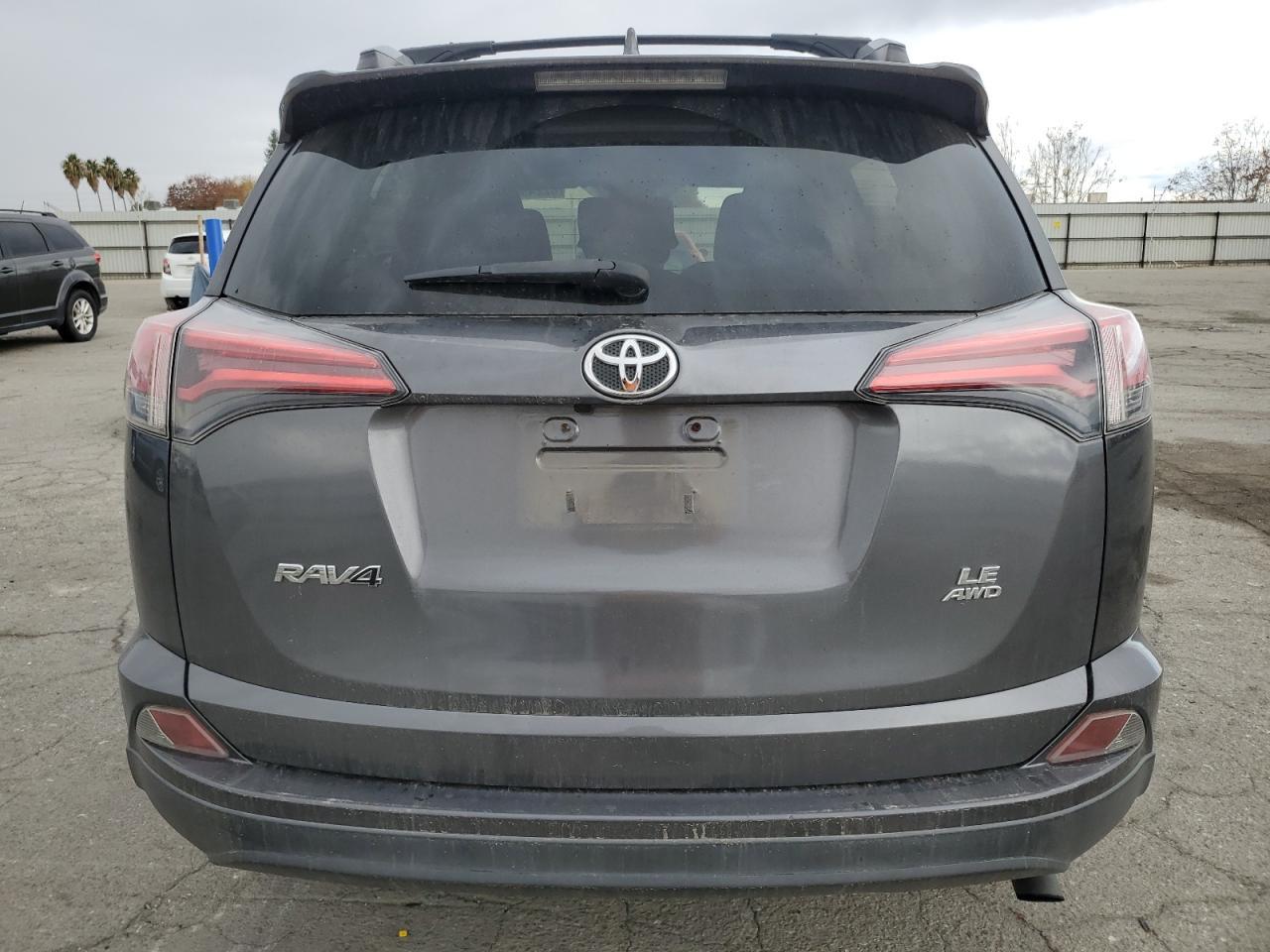 2017 TOYOTA RAV4 LE - Фото 6