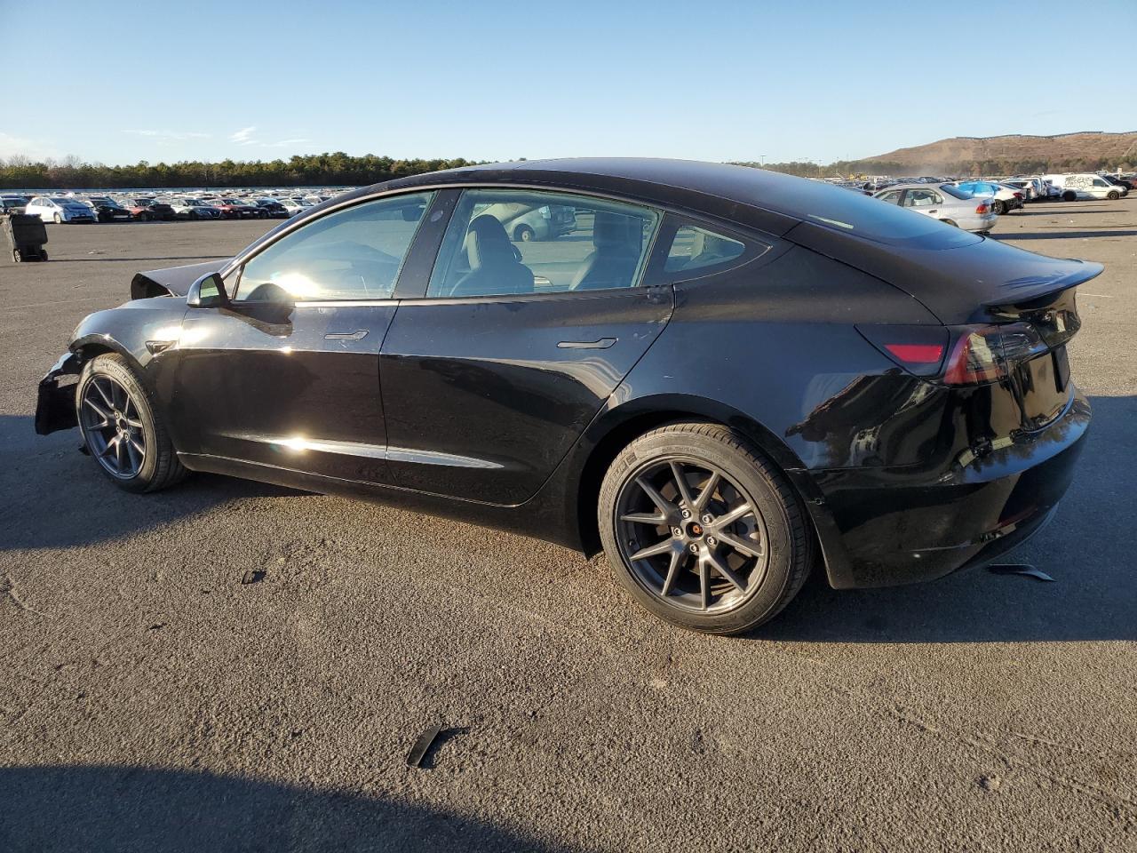 2022 TESLA MODEL 3 - Фото 2