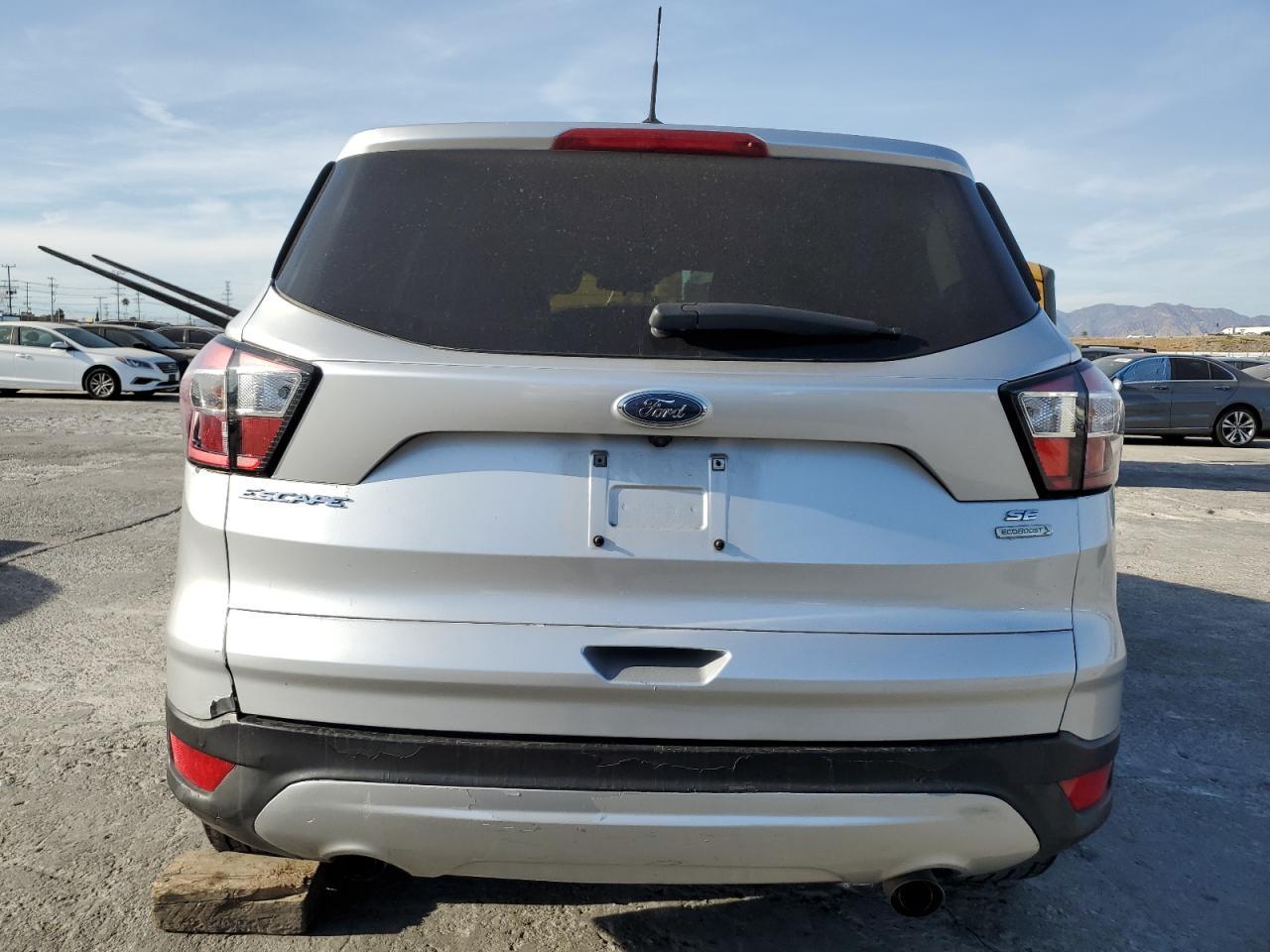 2017 FORD ESCAPE SE - Фото 6