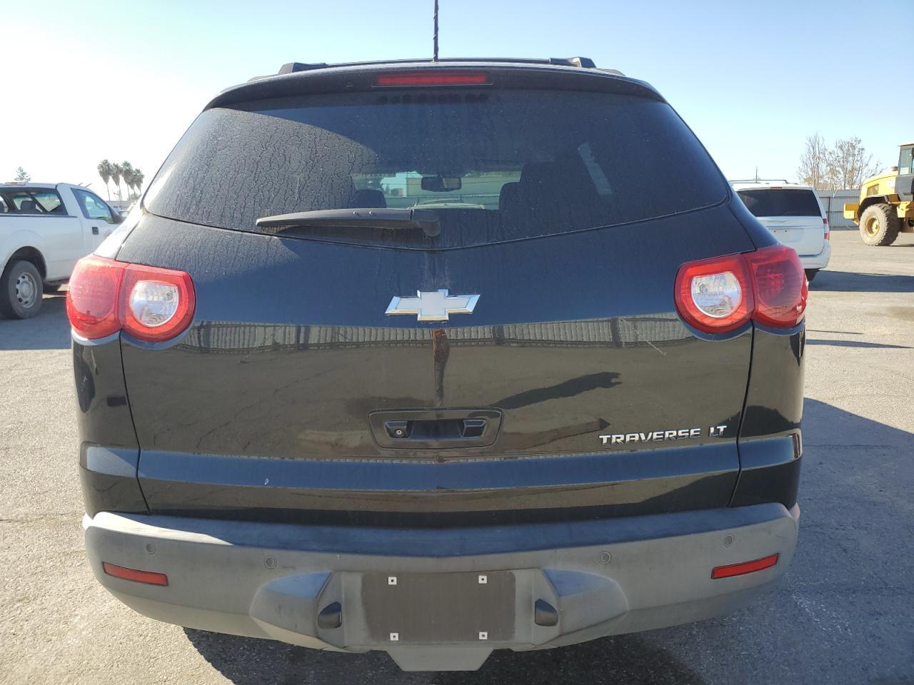 2011 CHEVROLET TRAVERSE L - Image 6