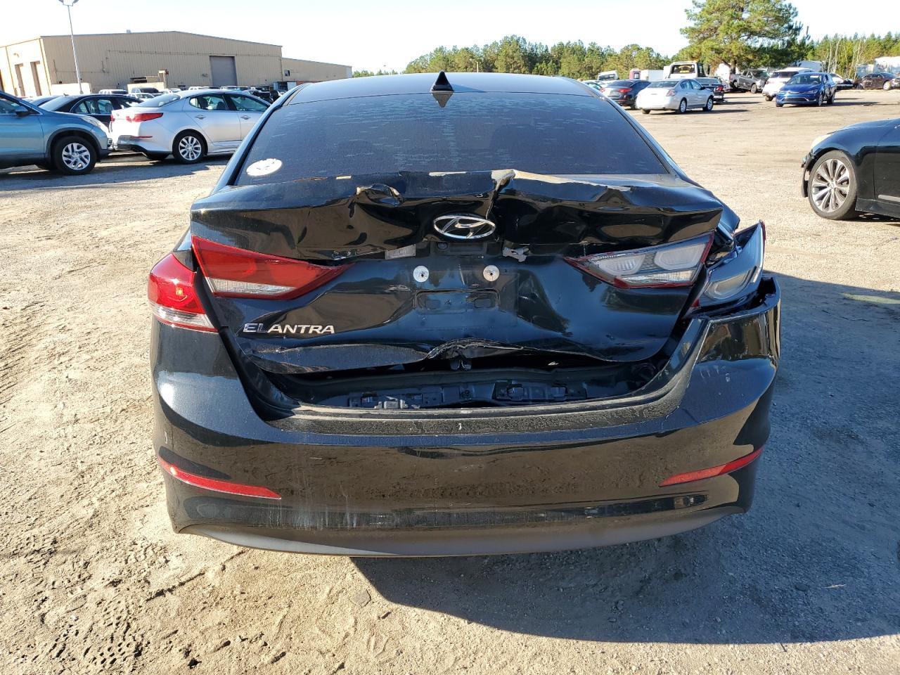 2018 HYUNDAI ELANTRA SE - Image 6