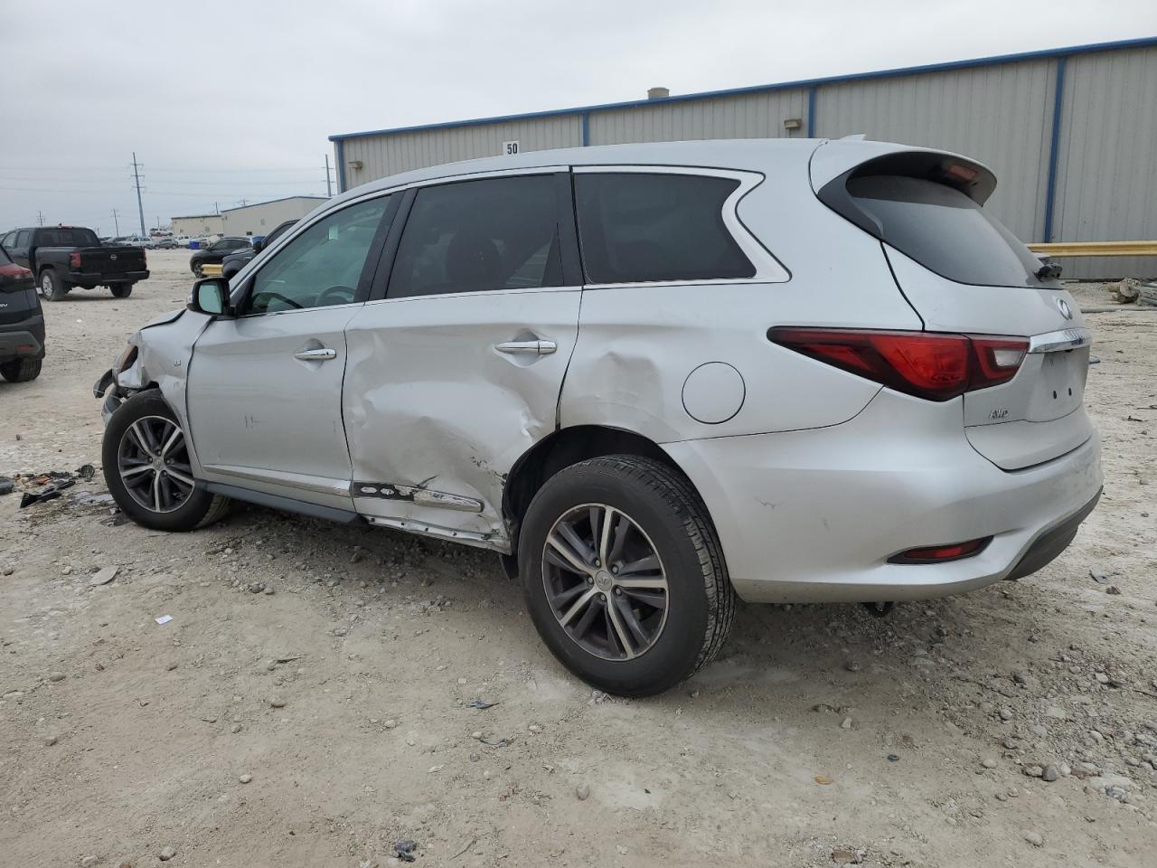 2019 INFINITI QX60 LUXE - Image 2