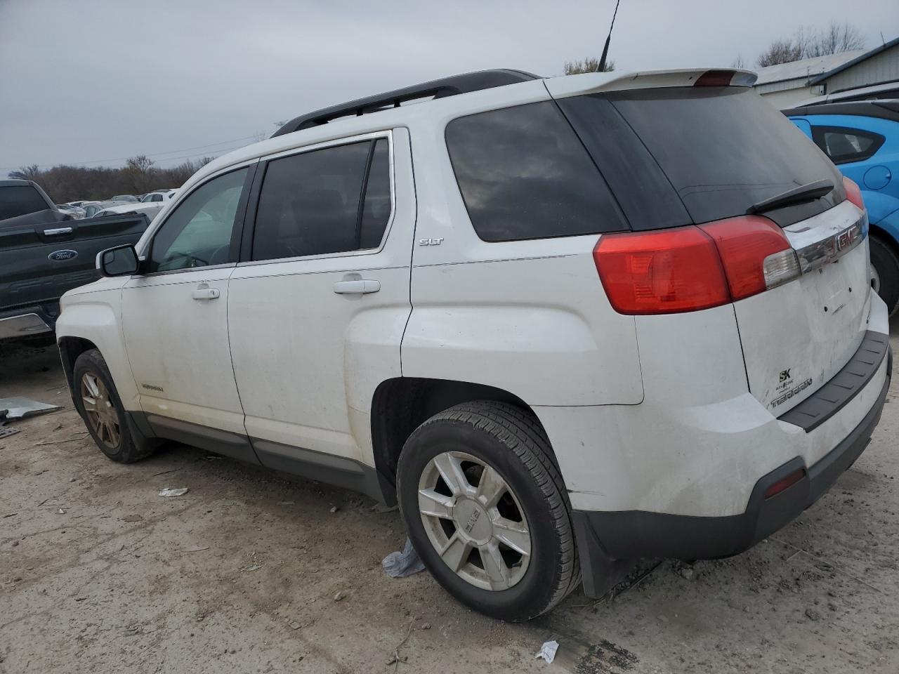 2012 GMC TERRAIN SL - Image 2