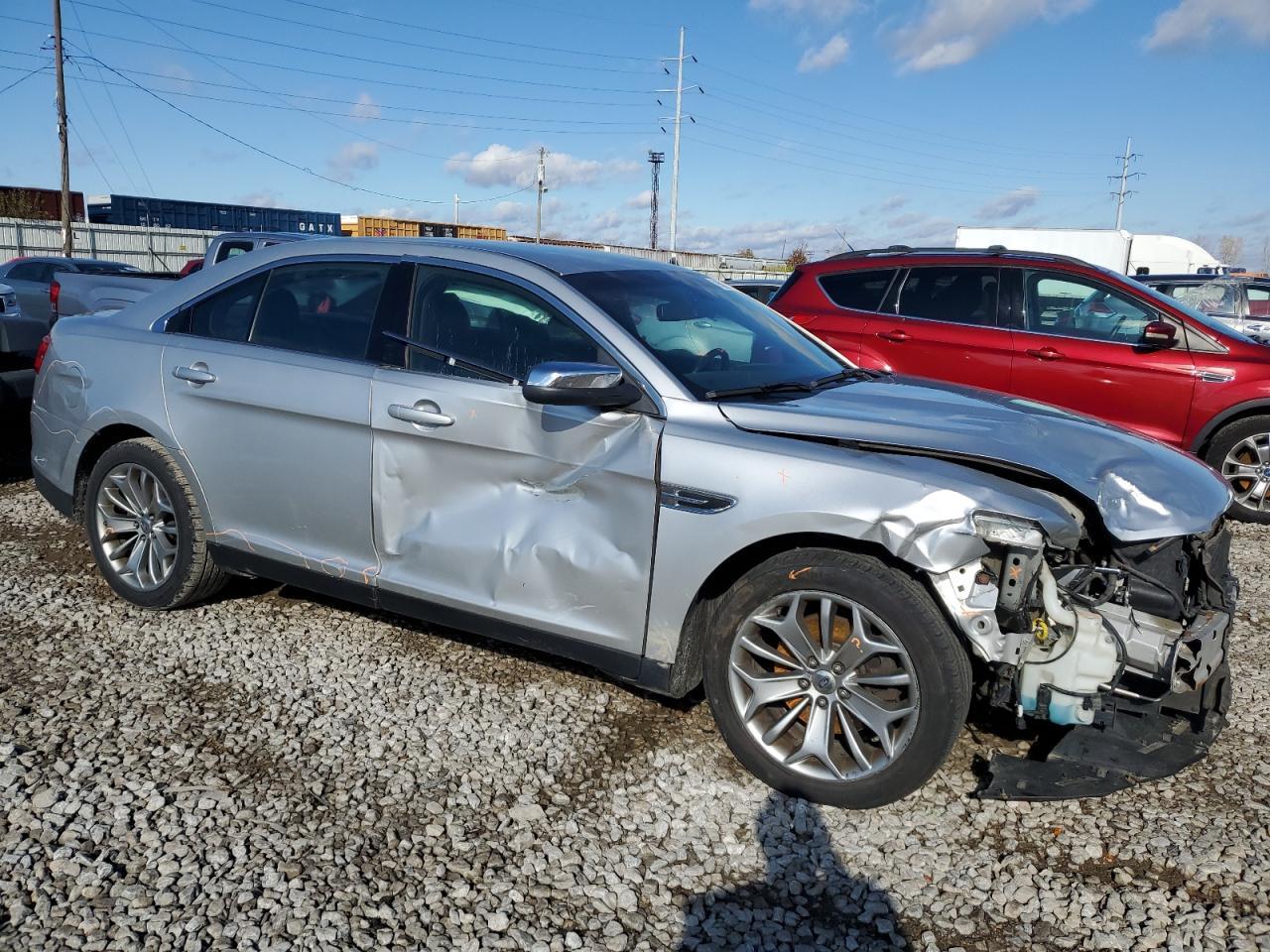 2013 FORD TAURUS LIM - Image 4