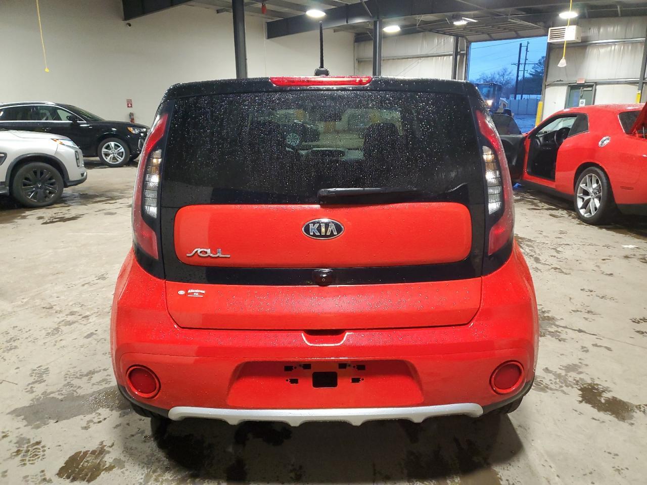 2017 KIA SOUL + - Фото 6