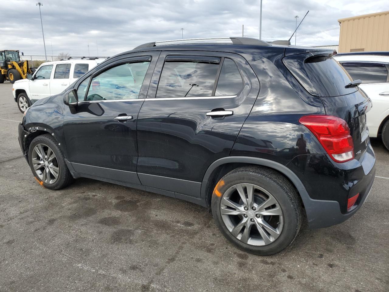 2019 CHEVROLET TRAX 1LT - Фото 2